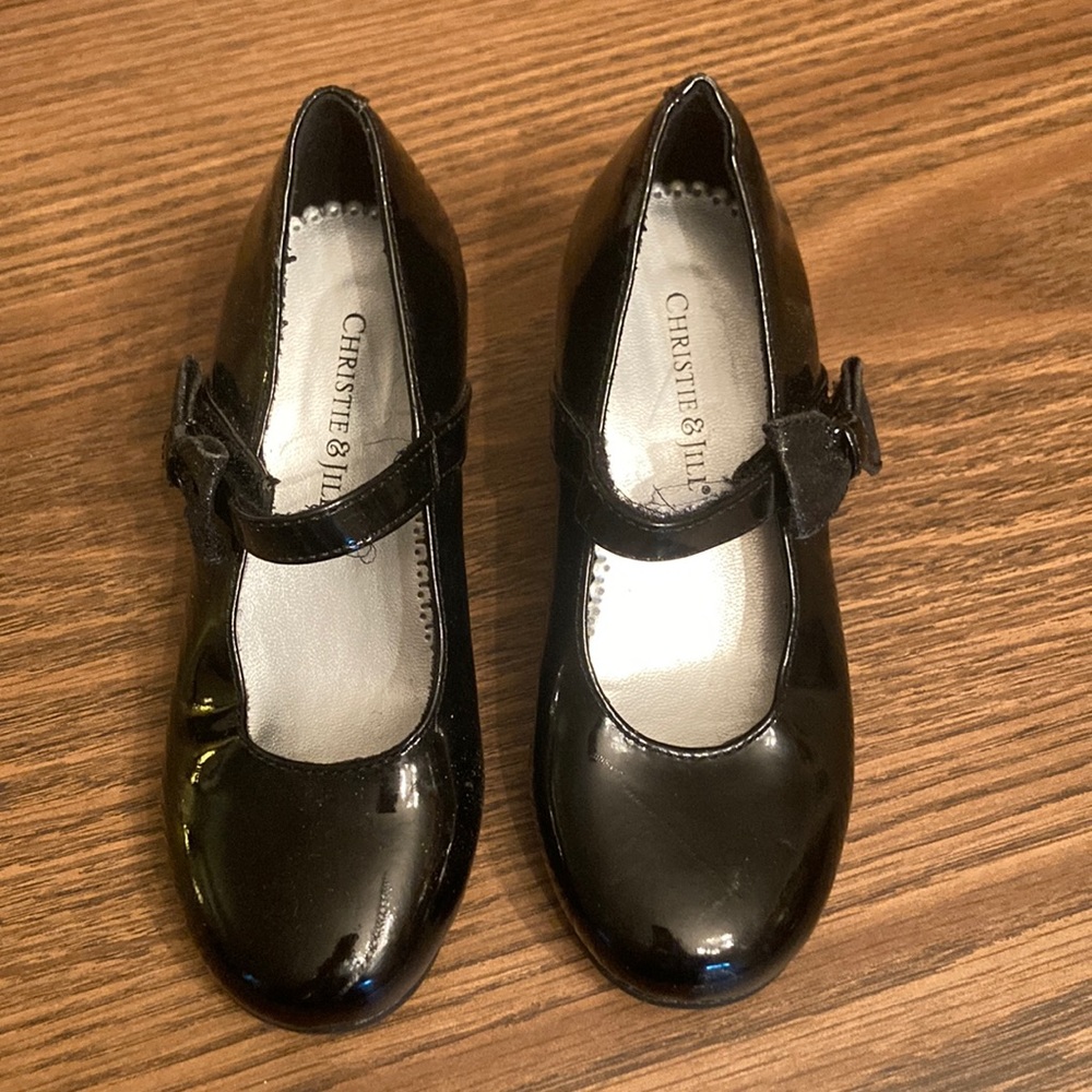 Dress shoes